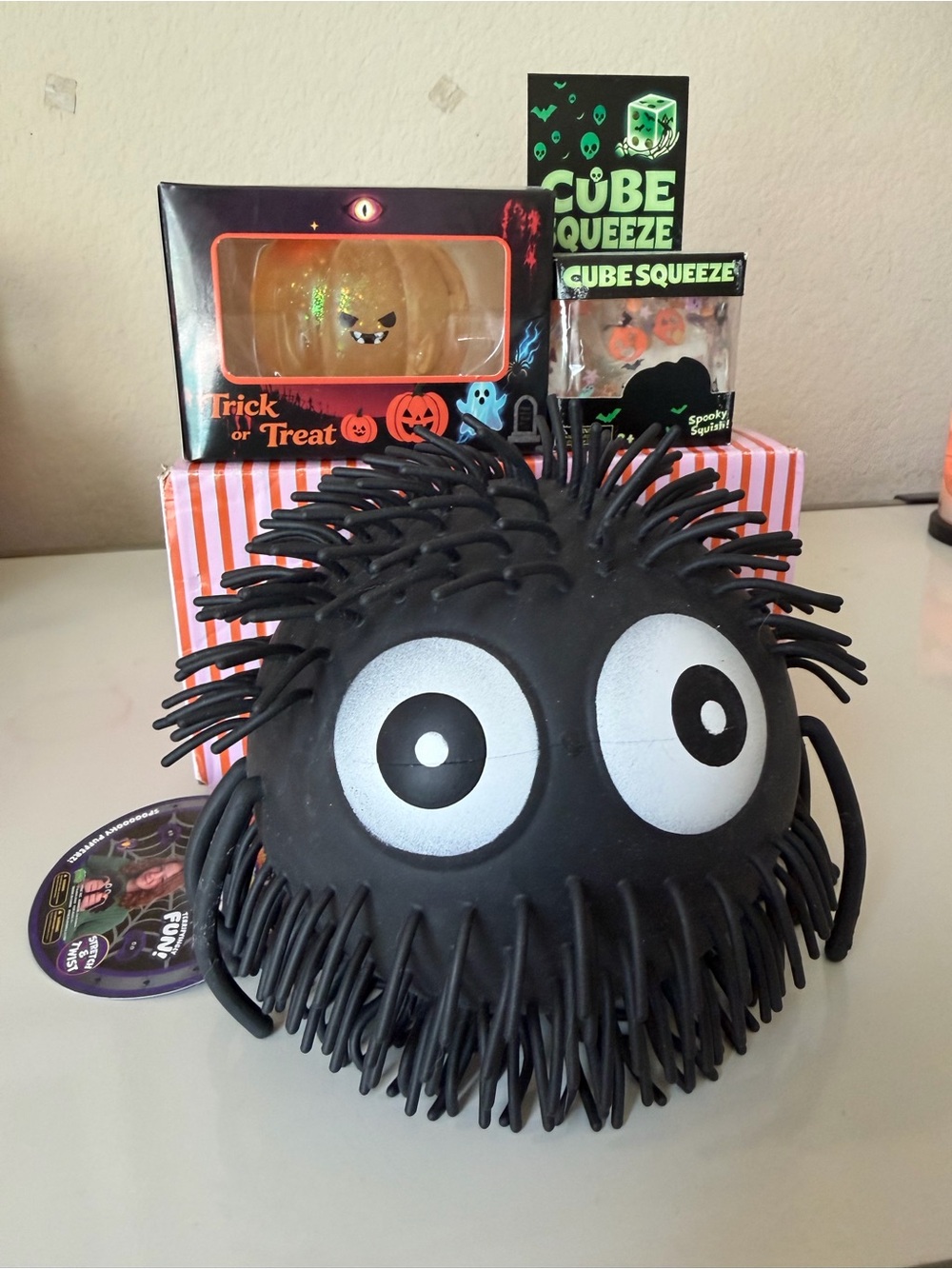 🧡🖤Spiky Spider Puffer Squeezy, Pumpkin w/scary face & Cube squishy w/Confetti🧡🖤